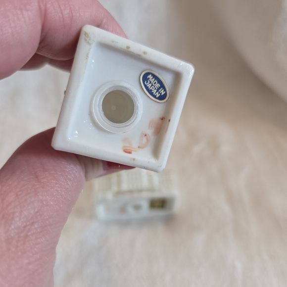 Decorative Salt & Pepper Shakers Of The White House And Washington Monument DC - Picture 11 of 14